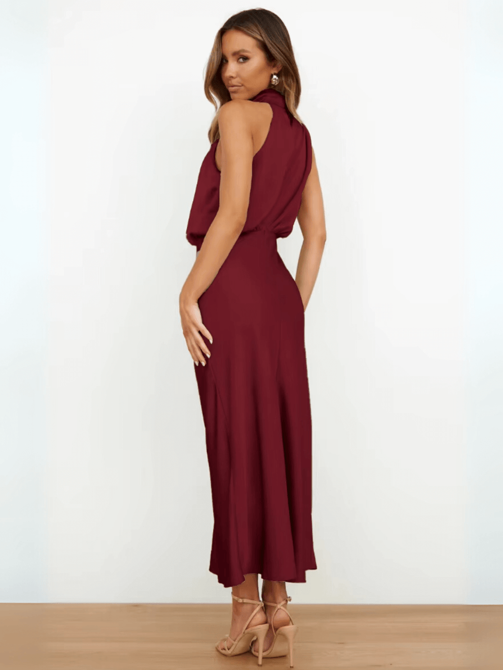 Vestido Midi Acetinado Acinturado com Gola Alta Drapeada Elegante – Rayca