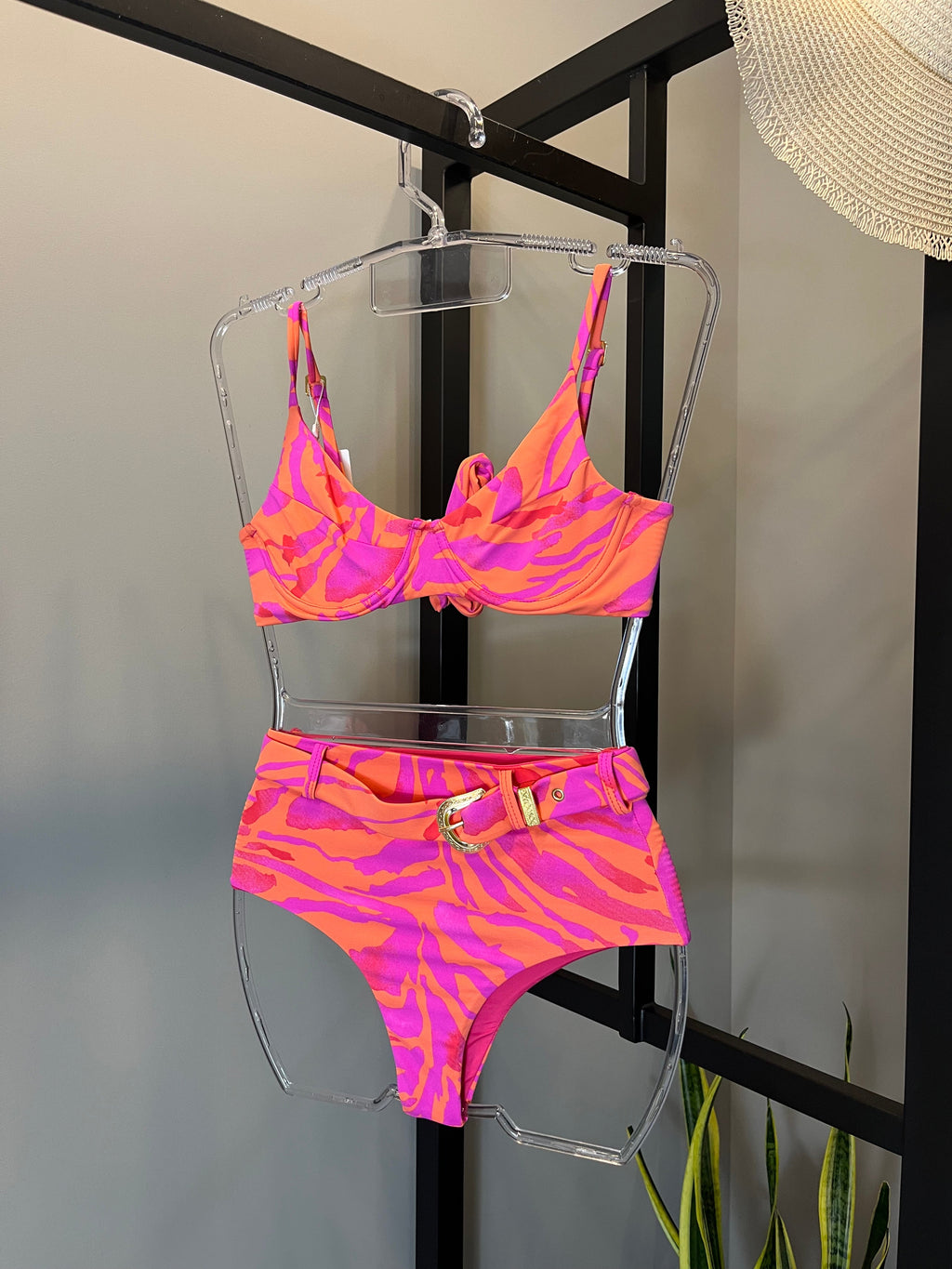 Biquini Hot Pant estampa Safari collors