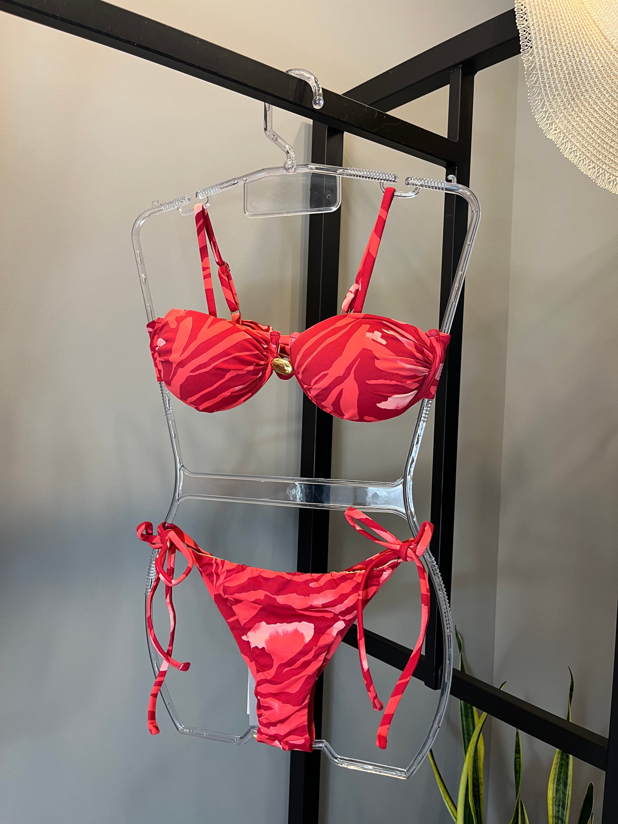 Biquini bojo e aro tropicaliente vermelho
